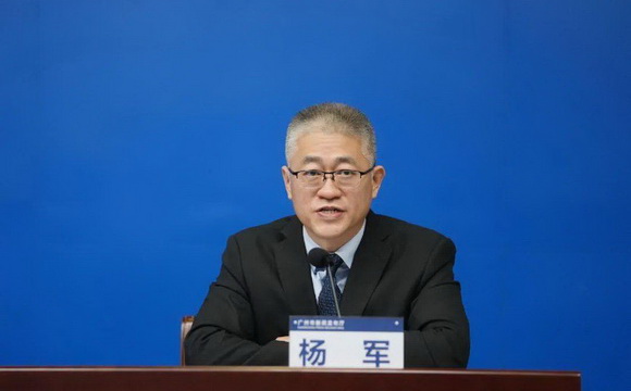 J9集团官网：保障抗疫药品24小时生产，四家连锁药店全力保供